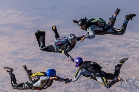 Dubaj: skoki spadochronowe w tandemie na The PalmDubaj: skoki spadochronowe w tandemie w The Palm