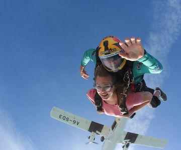 Dubai: Tandem Skydive Experience at The Palm