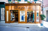 Sassari, visite dans une boutique historique et apéritif - Housity