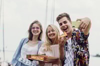 Lüttich, Bachelorette Party Outdoor -Smartphone -Spiel im Freien - Housity