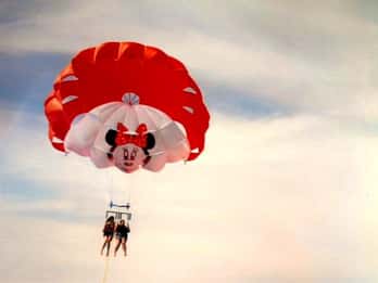 Puerto del Carmen: 10-Minute Parasailing Expereince
