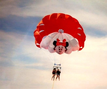 Puerto del Carmen: 10-Minute Parasailing Expereince