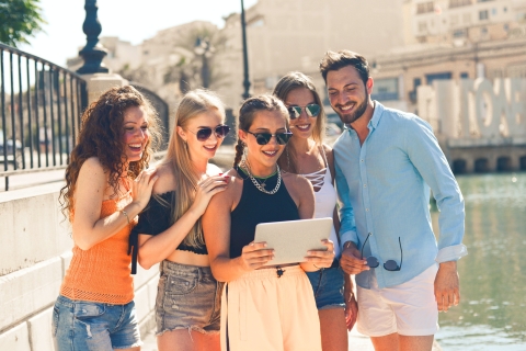 Marseille: Outdoor Bachelorette Party Smartphone App English
