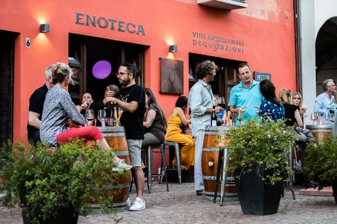 Neive: Barolo en Barbaresco wijnproeverij met snacks