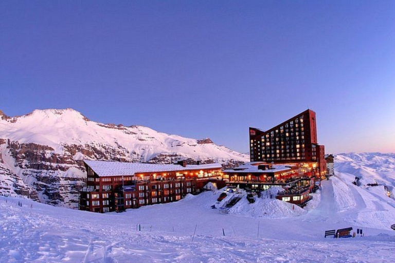 Santiago: Día de Esquí en Valle Nevado con Traslados al Hotel