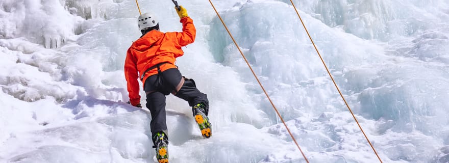Initiation à l'escalade sur glace à Mont-Tremblant