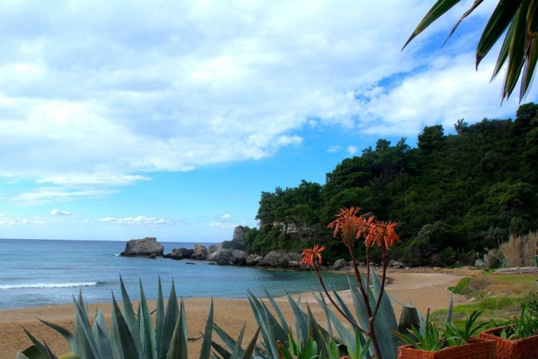 Korfu: Spokojny dzień na plaży Glyfada