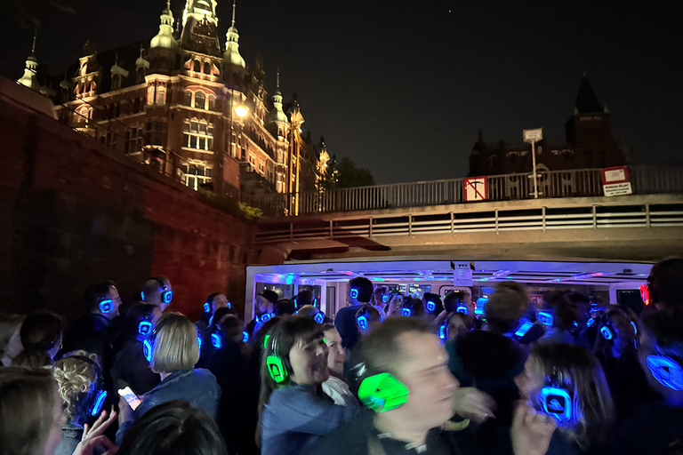 Hamburg: Silent discoparty ombord för att fira Hamburgs hamns 836:e födelsedag