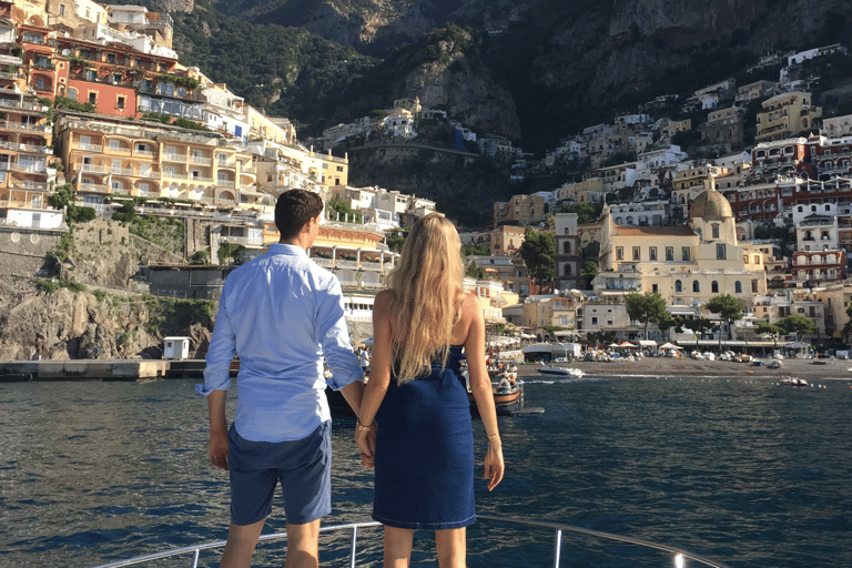 Depuis Positano : excursion privée d'une journée en bateau sur la côte amalfitaine