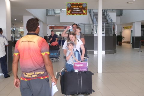 Vanaf de luchthaven van Nadi: Enkele privétransfer naar het eiland Denarau