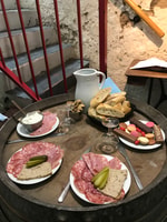 Lyon, visite gastronomique guidée avec dégustation et vin - Hizvo