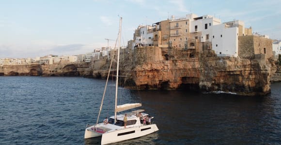Polignano a Mare: Catamaran Tour with Aperitif & Local Food