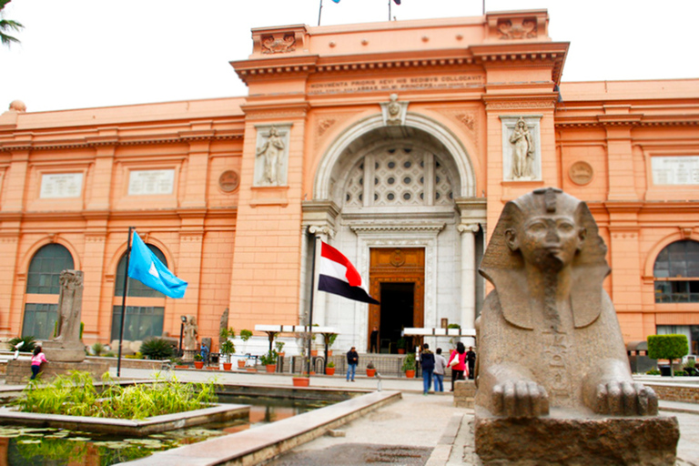 Cairo: Giza Pyramids Camel Ride and Egyptian Museum TourTour including Transfers, ENG Guide, Lunch, and Entrance