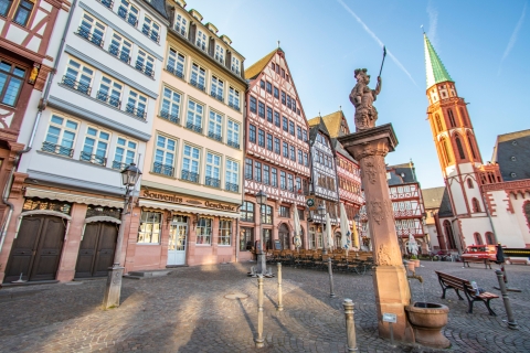 Capture the most Photogenic Spots of Frankfurt with a Local