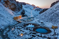 HUSAFELL, BAINS DE CANYON Souvent avec une randonnée courte des Highlands - Housity