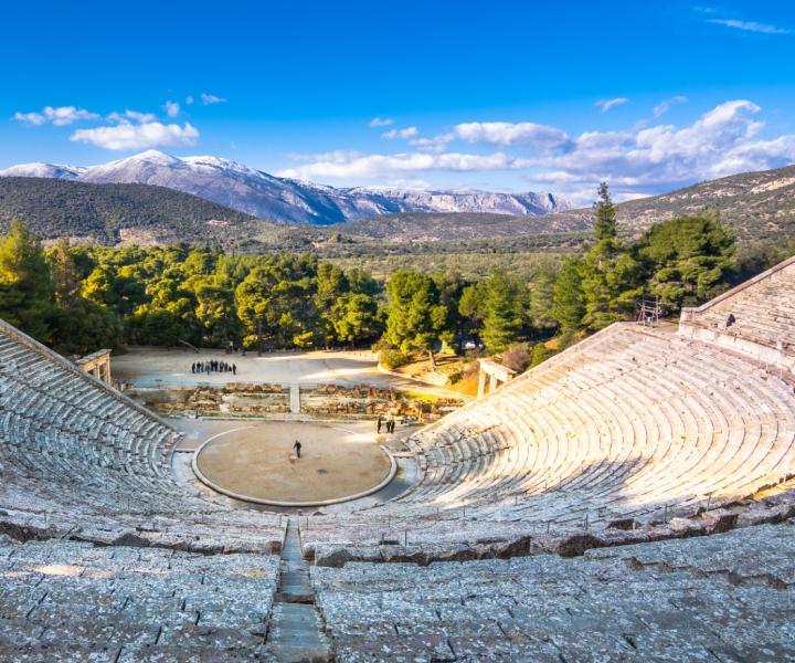 Epidauro: Entrada al Templo de Asclepio y al Teatro