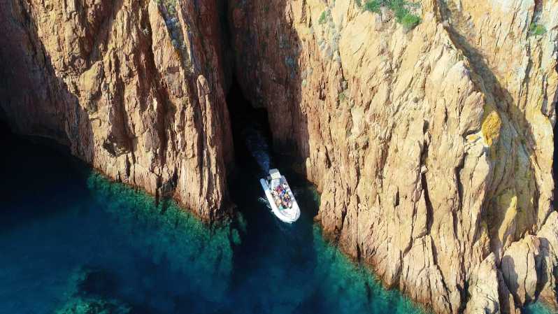 Au départ de Cargèse : Excursion d'une demi-journée à Scandola en bateau pneumatique avec arrêts