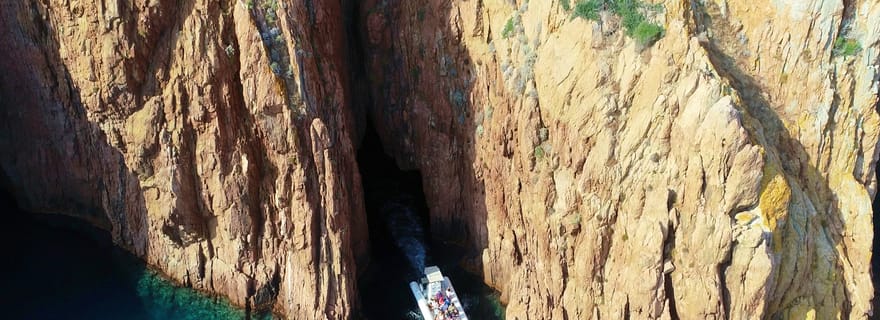 Cargèse:Scandola/Piana/Stop à Girolata Demi-journée en bateau pneumatique