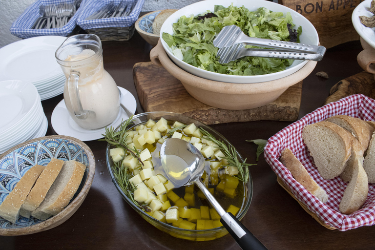 Kissamos: Greek Night with Buffet Dinner and Plate Smashing
