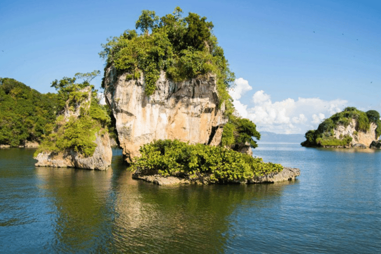 Los Haitises: Tirolina, Kayak y Pozas Naturales