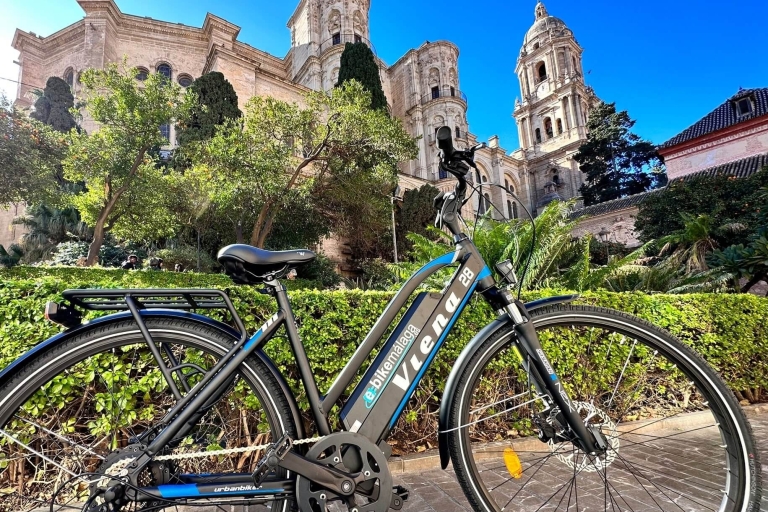 Málaga: Geführte E-Bike-Tour mit GanztagsmieteMálaga: Geführte E-Bike-Tagestour mit Freizeit