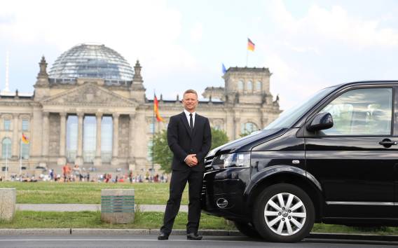 Geführte Berlin Layover Tour mit einem Privatfahrzeug ab BER