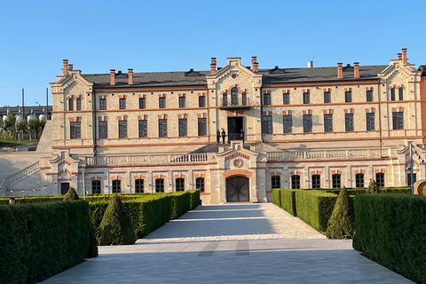 Z Jassów: Wycieczka 1-dniowa do zamku Mimi z degustacją winZ Jassów: Wycieczka 1-dniowa z degustacją win w zamku Mimi