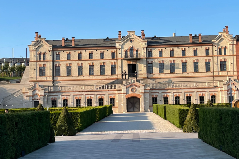 Z Jassów: Wycieczka 1-dniowa do zamku Mimi z degustacją winZ Jassów: Wycieczka 1-dniowa z degustacją win w zamku Mimi