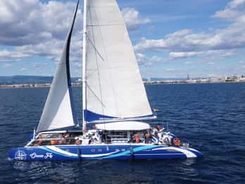Cambrils: Costa Dorada Catamaran Day Cruise with BBQ Lunch