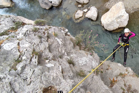 Rethymno: Excursión de barranquismo en el desfiladero de KourtaliotikoRethymno: recorrido de barranquismo en el desfiladero de Kourtaliotiko