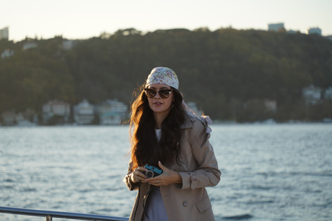 Istanbul: Bosporus Sunset Yacht Cruise med transfer