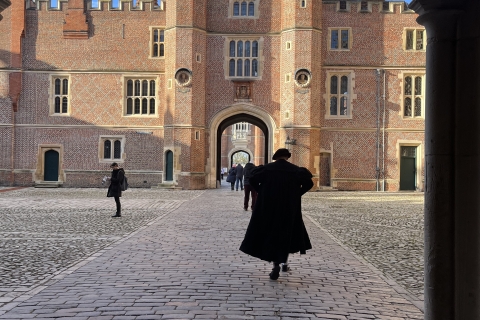 Londres : Visite guidée du Royal Hampton Court avec thé de l'après-midiVisite privée : Le Royal Hampton Court et le thé de l'après-midi