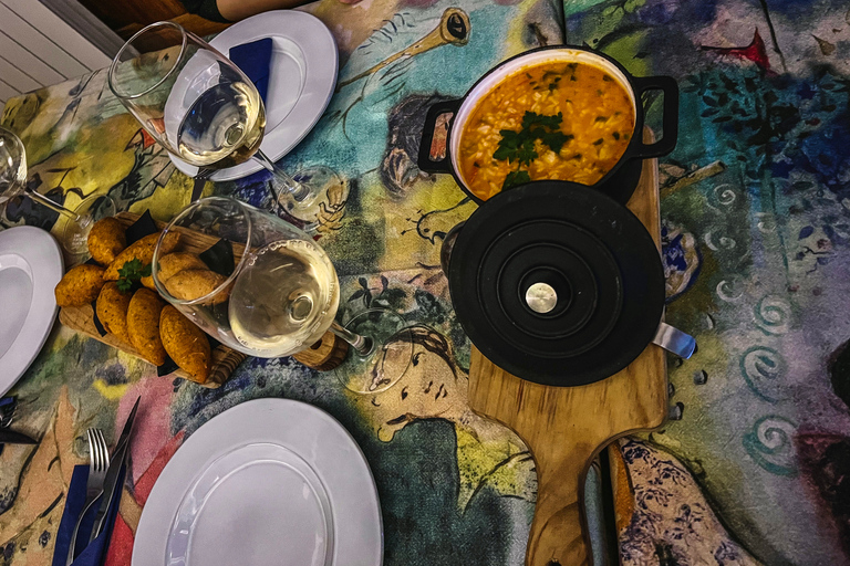 Porto: Walking Dinner Tour with Family-Owned Restaurants