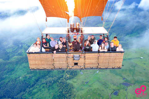 Côte d'Or : Vol en montgolfière avec petit-déjeuner buffetCôte d'Or : Vol en montgolfière