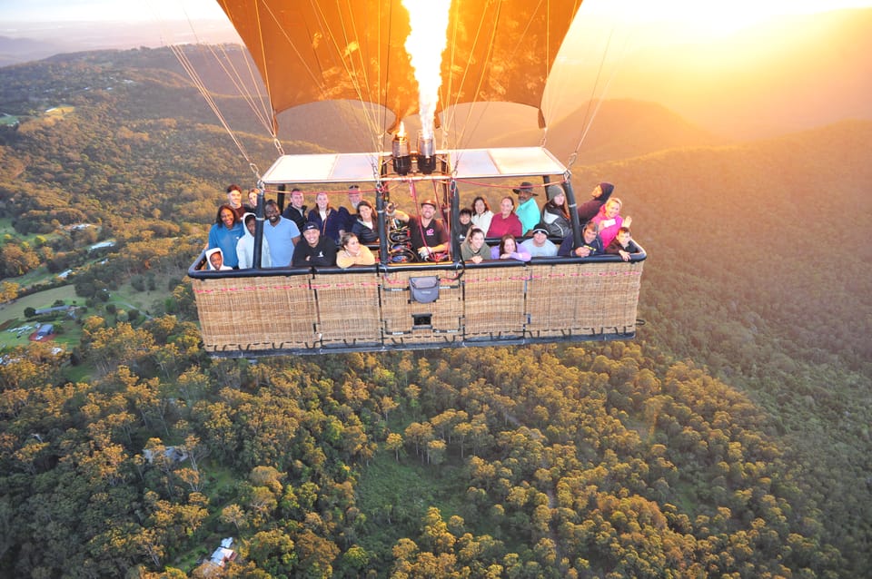 Gold Coast Hot Air Balloon Flight With Optional Breakfast Getyourguide 