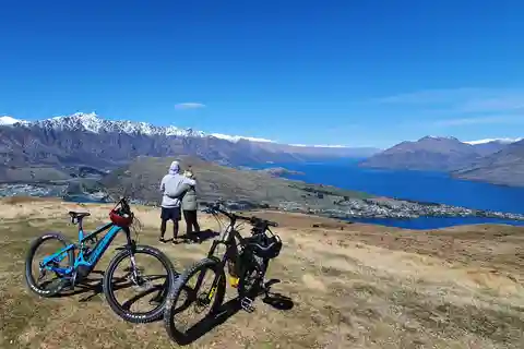 Tour guidato in e-bike di montagna - Pedala verso il cielo