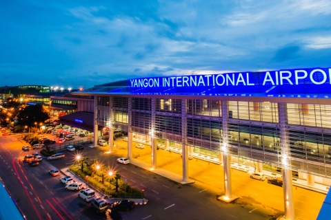 Aéroport de Yangon (RGN) : Transfert privé vers/depuis la ville de YangonDe la ville à l'aéroport : Voiture économique (3pax & 2bags)
