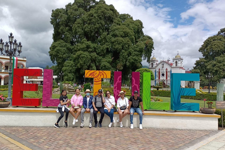 Tour versteende watervallen &quot;Hierve el agua&quot;.