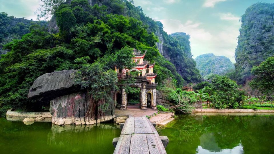 Tam Coc Bich Dong - the complex of poetic scenic spots of Ninh Binh province