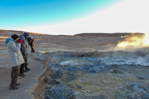 Uyuni: 3-Day Salt Flats, Lagoons, and Geysers Tour ENGLISH-SPEAKING GUIDE