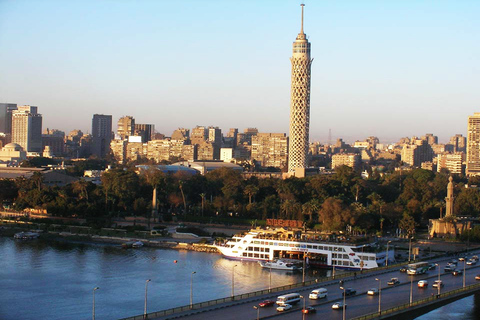 Caïro: zonsondergang bij de toren van Caïro