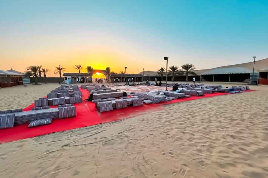 Abu Dhabi: Wüstensafari mit Barbecue, Bauchtanz & Tanuratanz