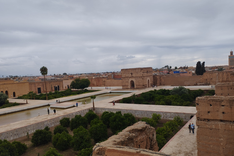 Um passeio guiado pelas melhores vistas de Marrakech.Um passeio com guia para que você tenha as melhores vistas de Marrakech.