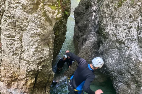 Bovec: Tour di canyoning di media difficoltà a Fratarica + foto