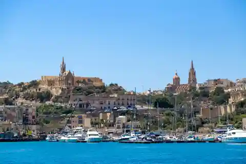 St Paul's Bay: Paul's Bay: Gozo, Comino & St.