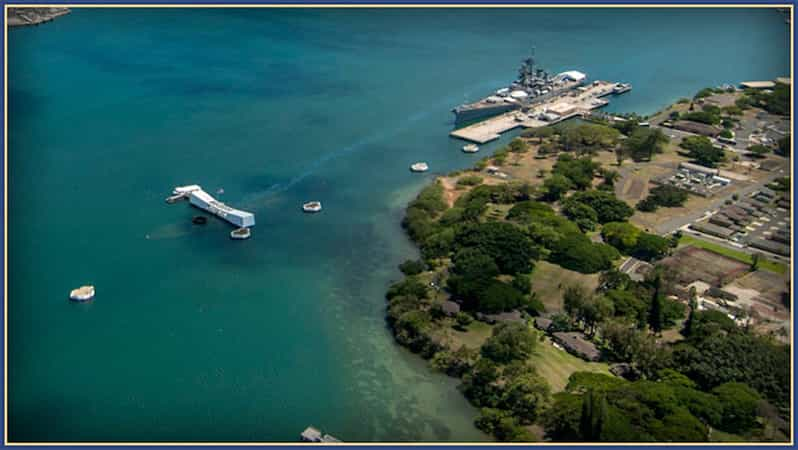 Oahu: Honolulu Shuttle Bus Transfer to Pearl Harbor | GetYourGuide