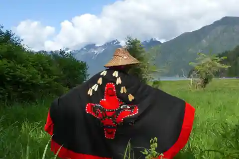Campbell River: Deluxe Grizzlies & Indigenous Culture tour