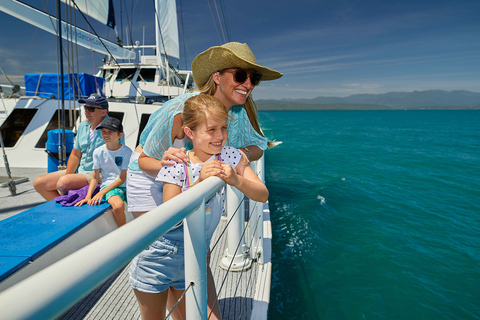 From Port Douglas: Low Isles Great Barrier Reef Sailing Tour