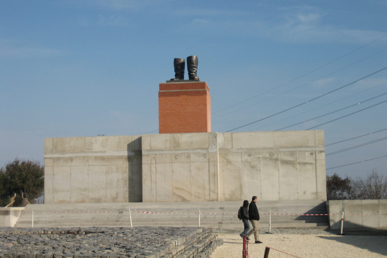 Rijd met gids naar Memento-park naar iconen van het communismeStandaard Optie