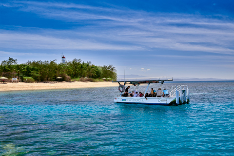 From Port Douglas: Low Isles Great Barrier Reef Sailing Tour